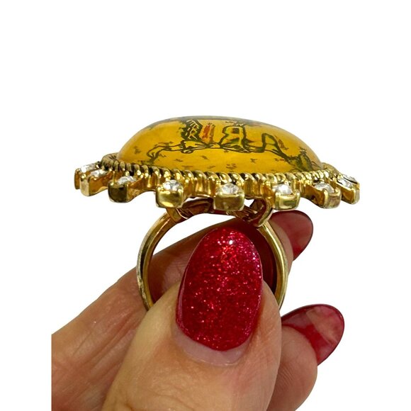 Betsy Johnson Tea Party Fashion Ring Vtg 7 Lucite Crystals Gold Tone Signed - Picture 14 of 17
